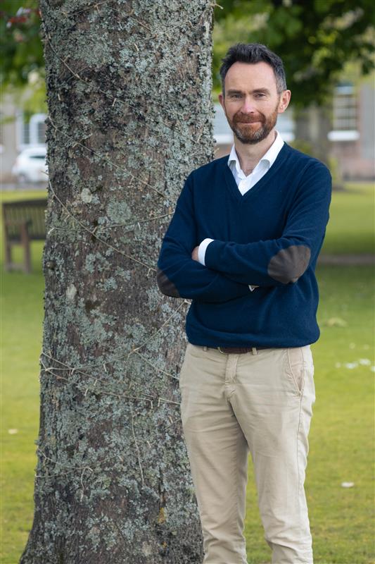 Ian Munro Cropped